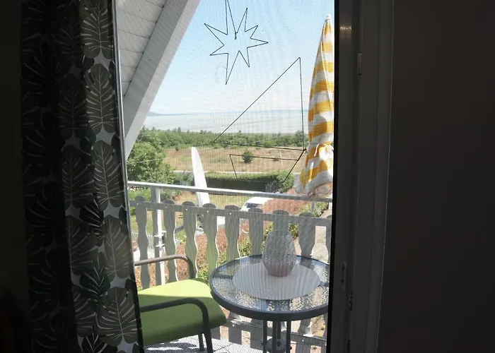 Holdfeny * Balatongyörök